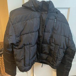 PacSun black puffer cropped jacket. Size Medium/Large